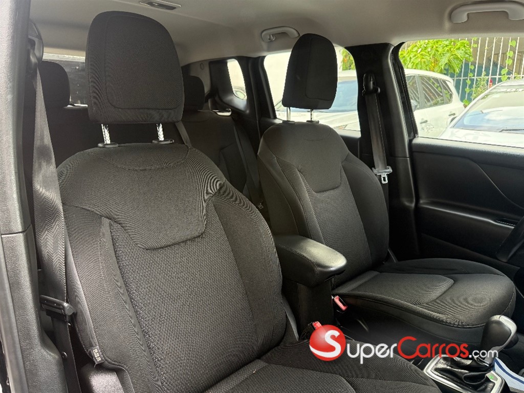 2020 Jeep Renegade Latitude — foto 9 / 11