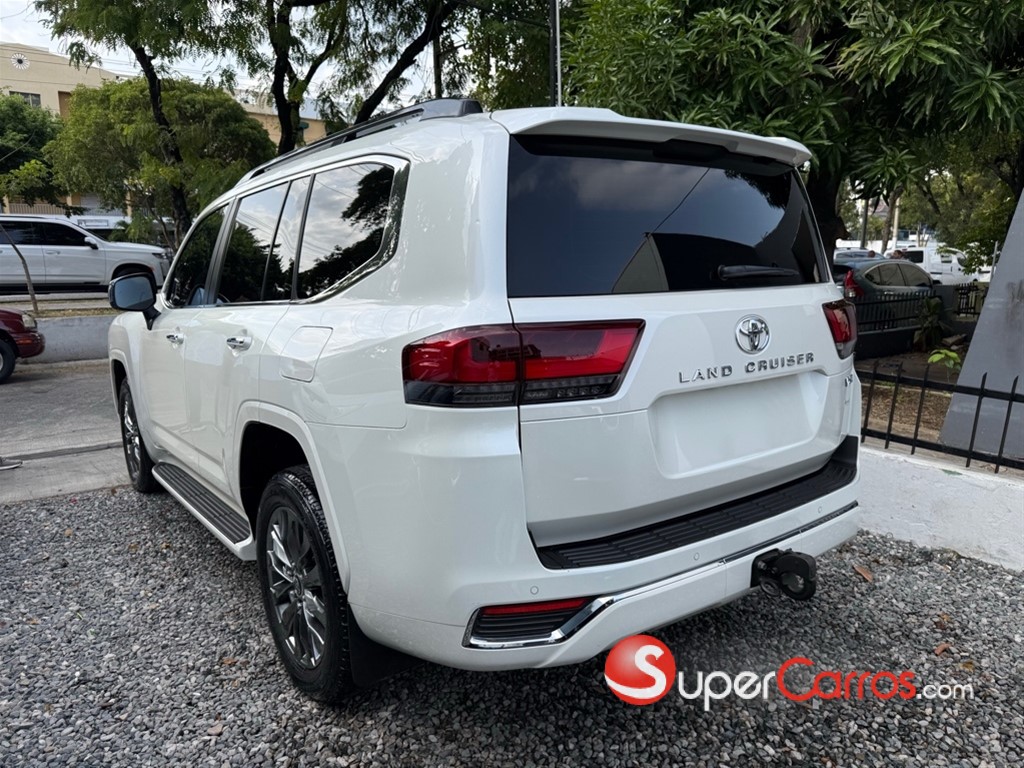 2023 Toyota Land Cruiser VXR — foto 4 / 11