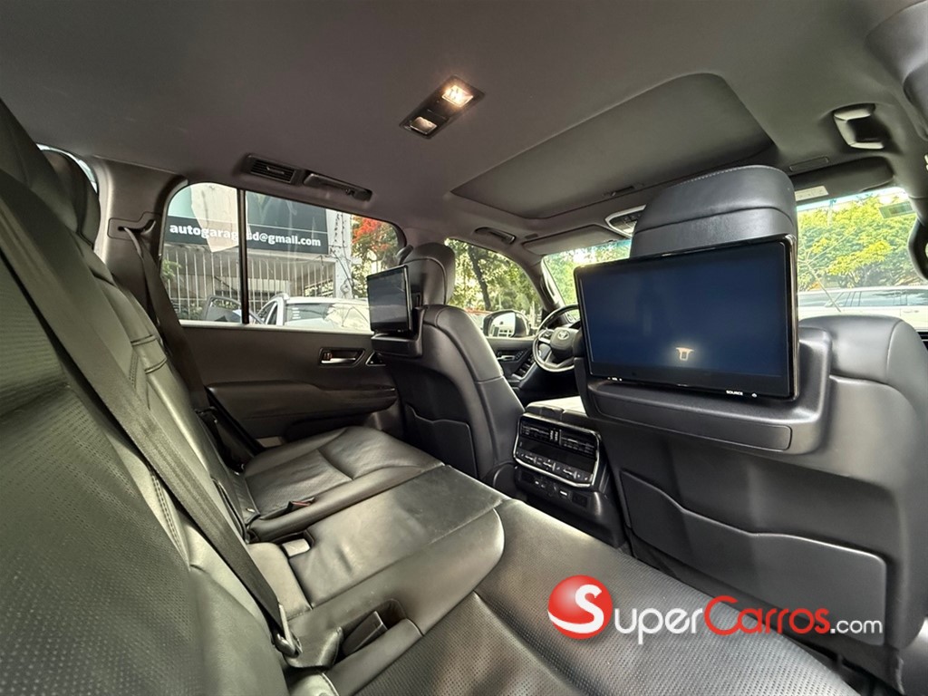 2023 Toyota Land Cruiser VXR — foto 8 / 11