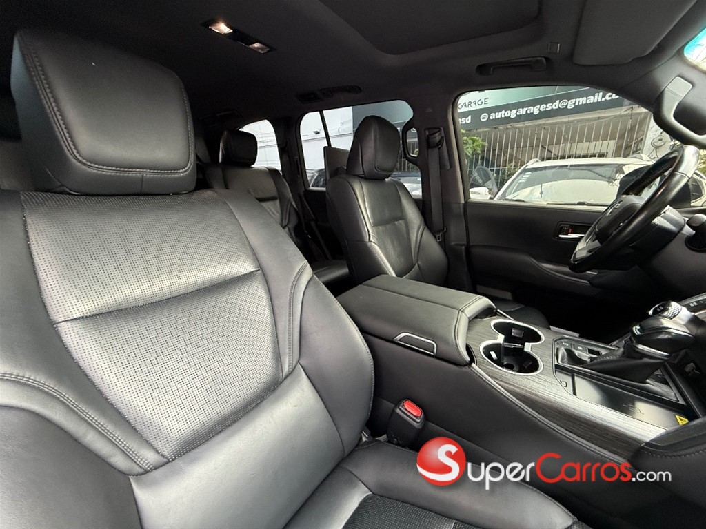 2023 Toyota Land Cruiser VXR — foto 9 / 11