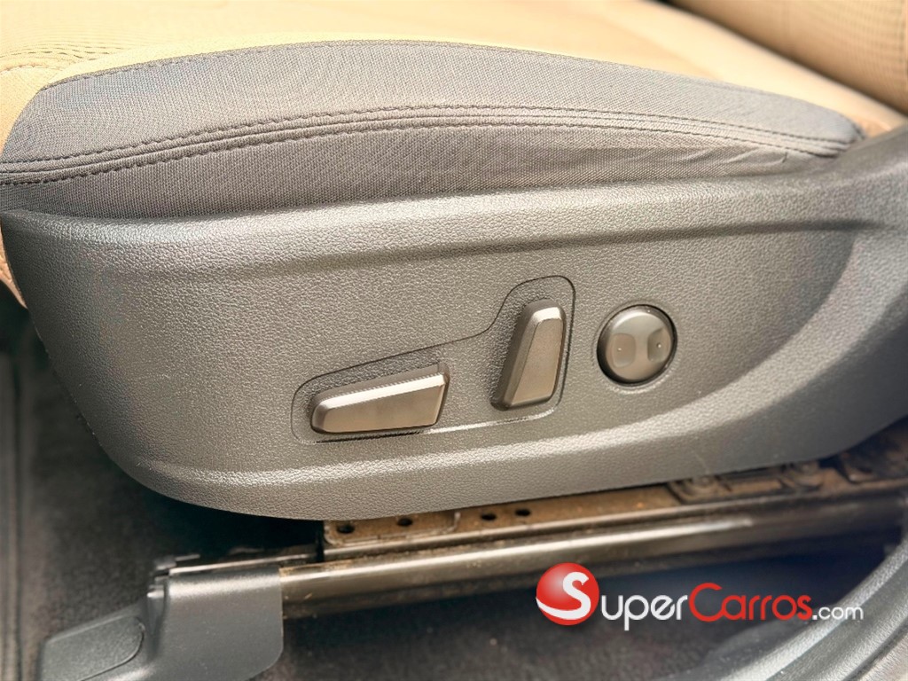 2020 Hyundai Santa Fe SEL — foto 10 / 12