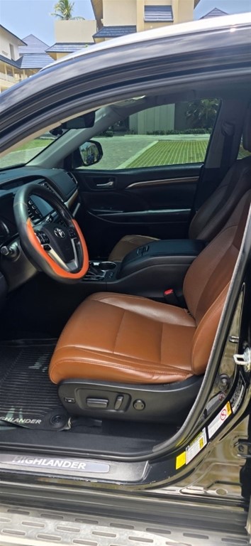 2018 Toyota Highlander Limited — foto 6 / 8