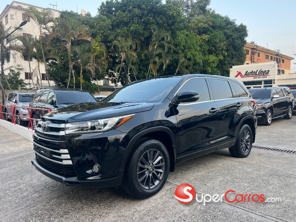 2018 Toyota Highlander LE