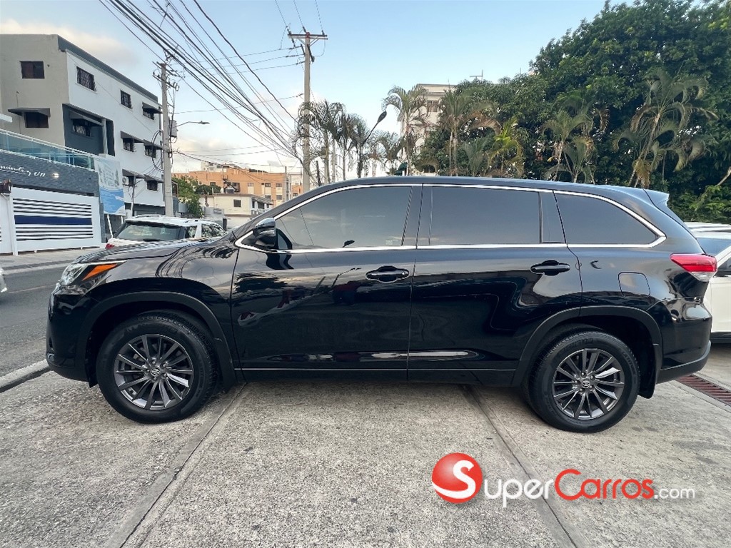 2018 Toyota Highlander LE — foto 5 / 12