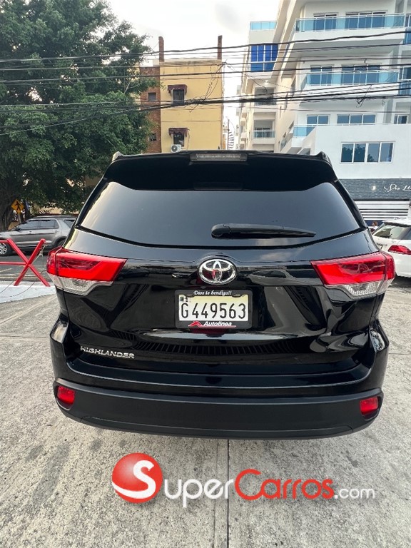 2018 Toyota Highlander LE — foto 6 / 12