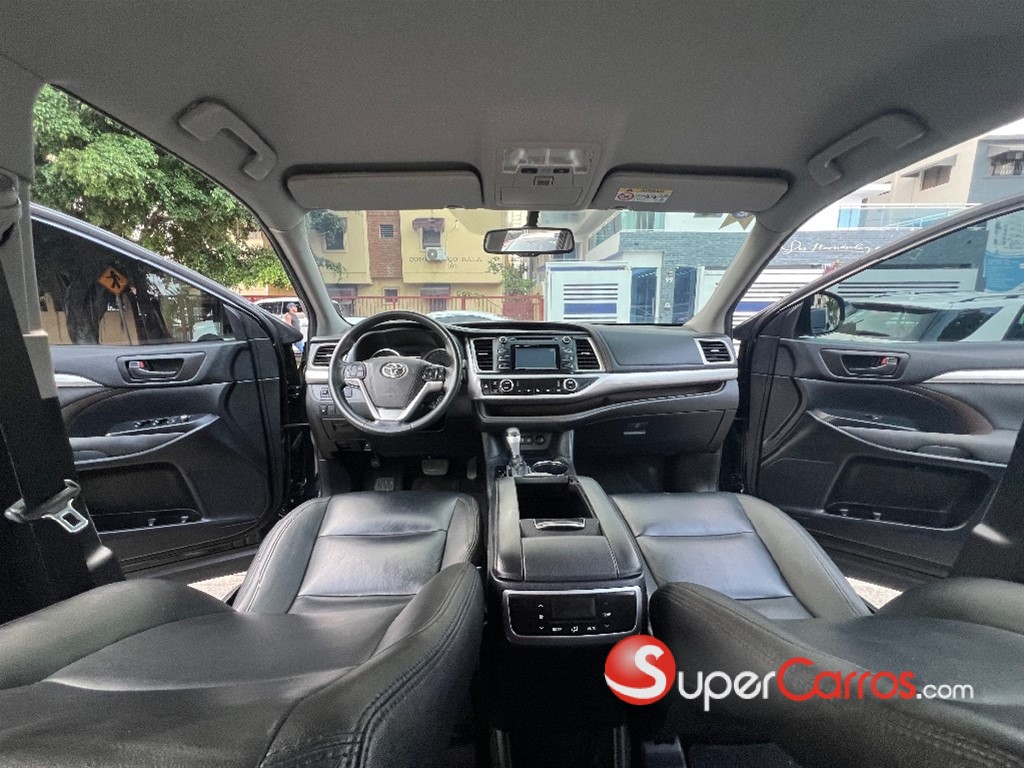 2018 Toyota Highlander LE — foto 10 / 12