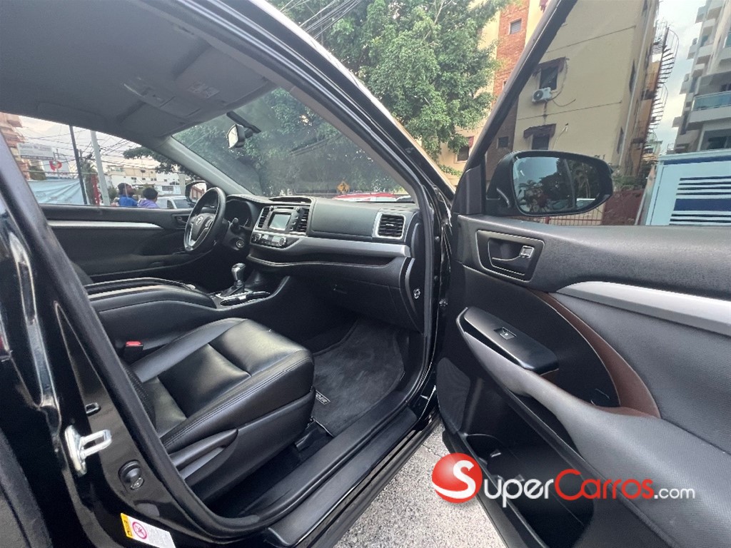2018 Toyota Highlander LE — foto 11 / 12
