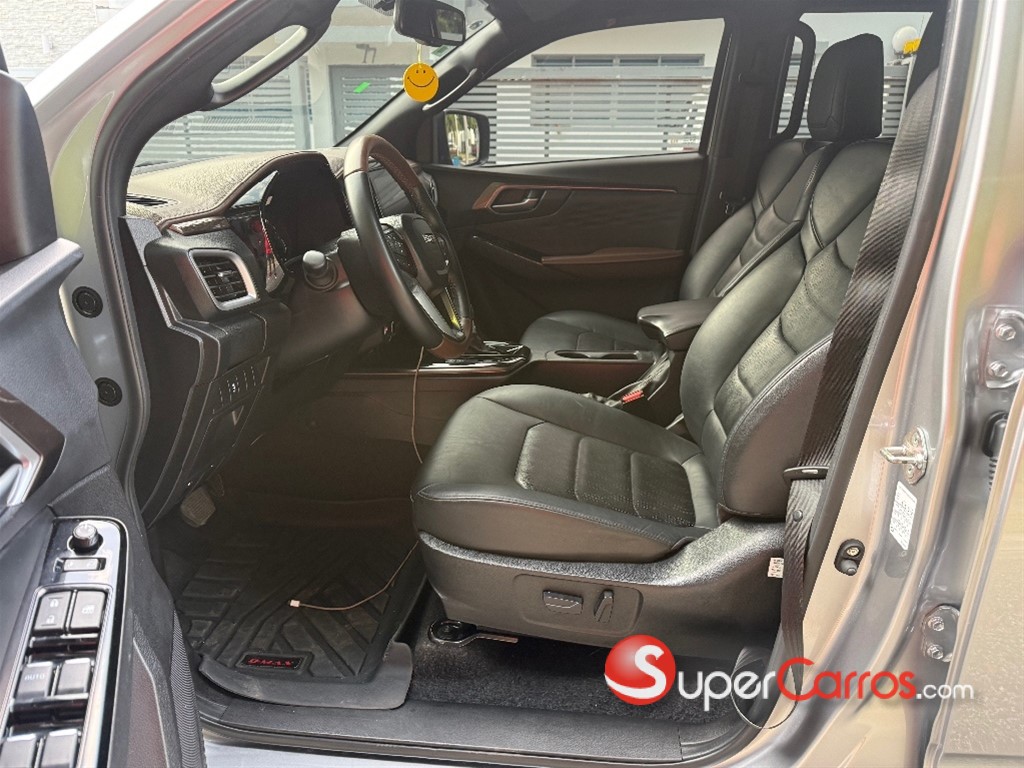 2025 Isuzu DMAX LSE — foto 8 / 10