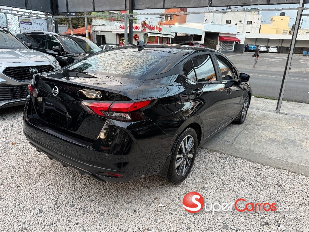 2020 Nissan Versa SV — foto 6 / 12