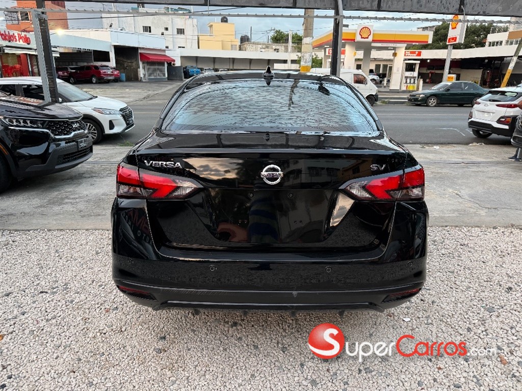 2020 Nissan Versa SV — foto 7 / 12