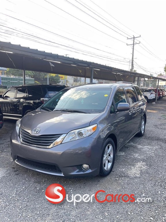 2017 Toyota Sienna LE