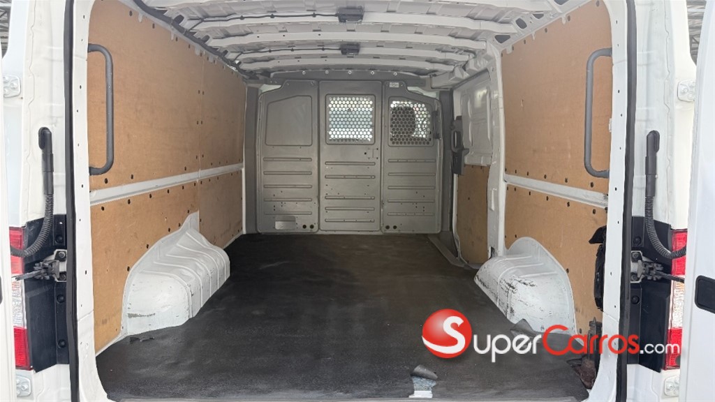 2020 Nissan NV 2500 — foto 10 / 12