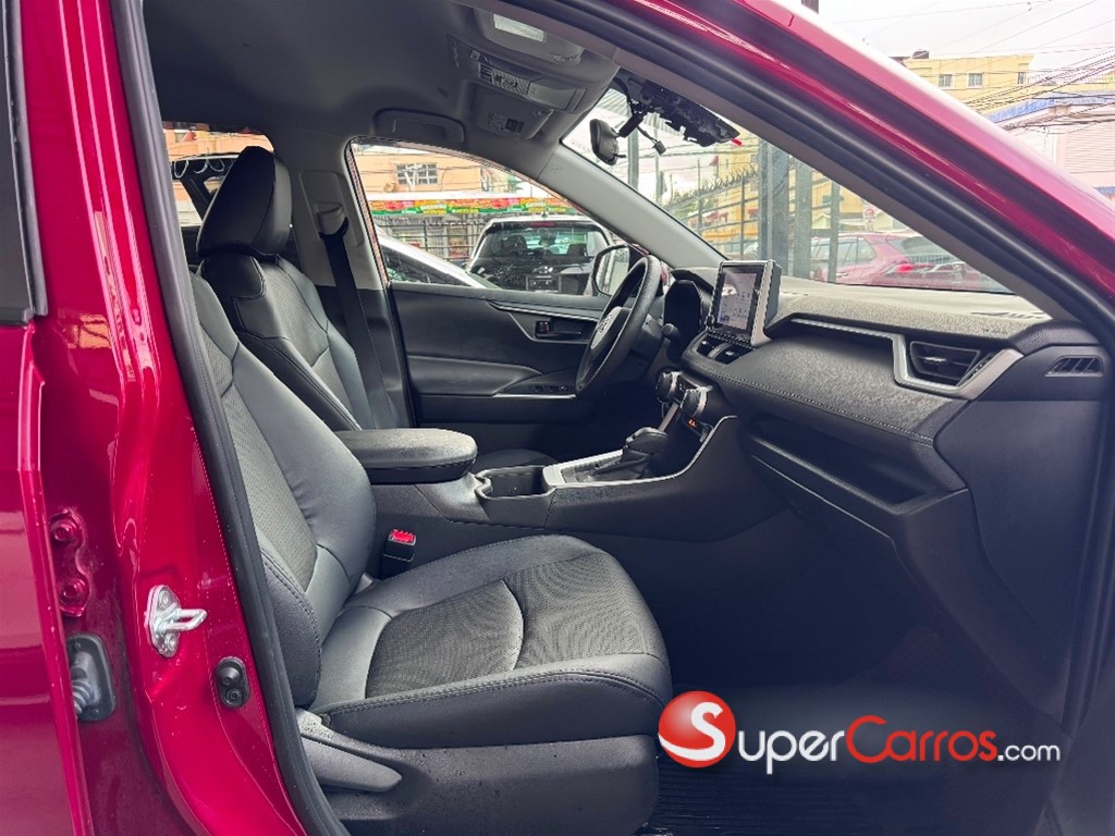 2024 Toyota RAV4 LE PLUS — foto 8 / 11