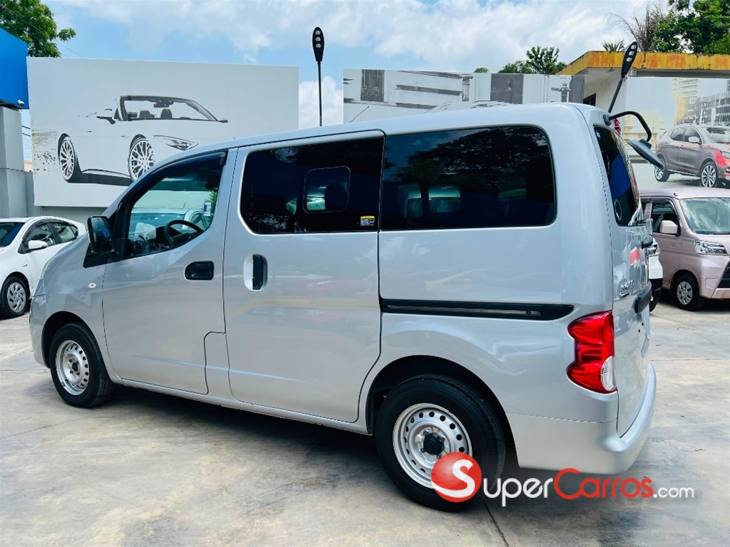 2021 Nissan NV 200 — foto 2 / 9