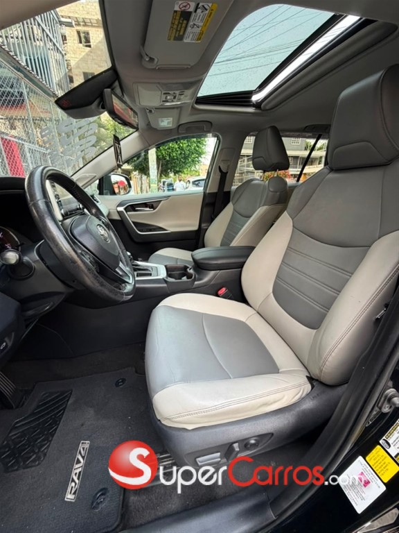 2020 Toyota RAV4 Limited — foto 6 / 10