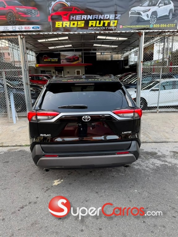 2020 Toyota RAV4 Limited — foto 8 / 10