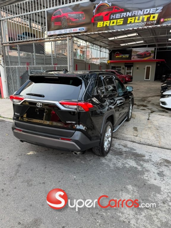 2020 Toyota RAV4 Limited — foto 9 / 10