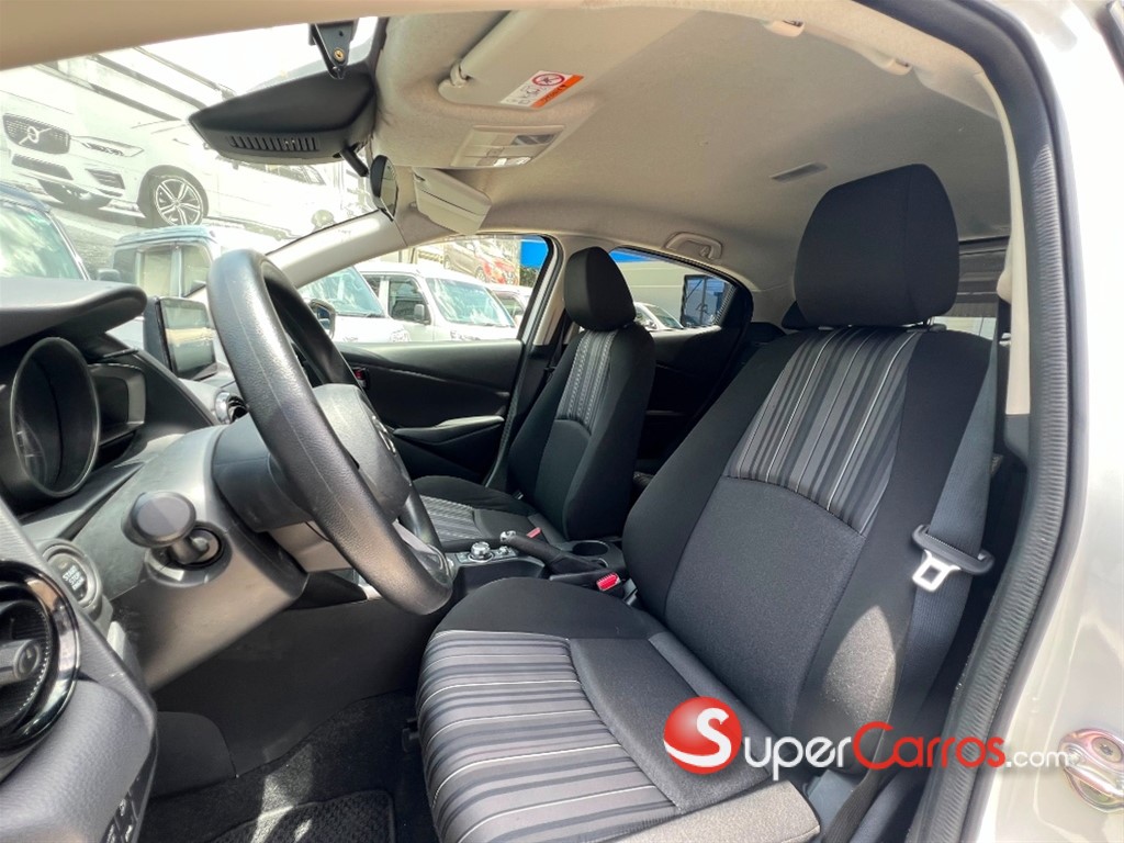 2021 Mazda 2 — foto 3 / 10