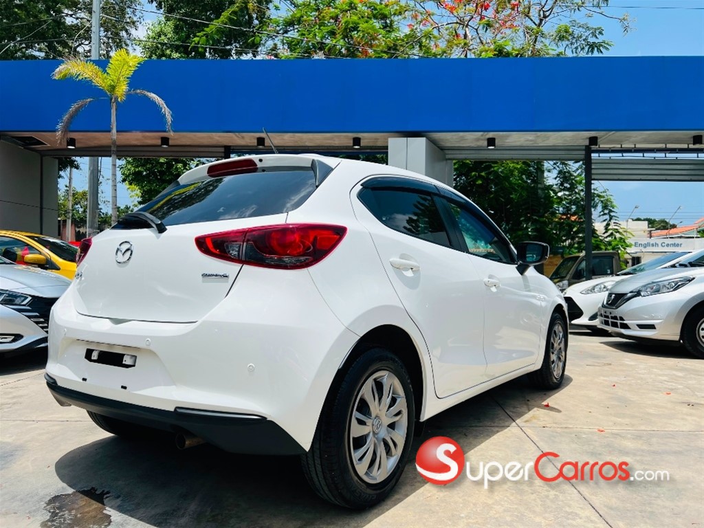 2021 Mazda 2 — foto 6 / 10