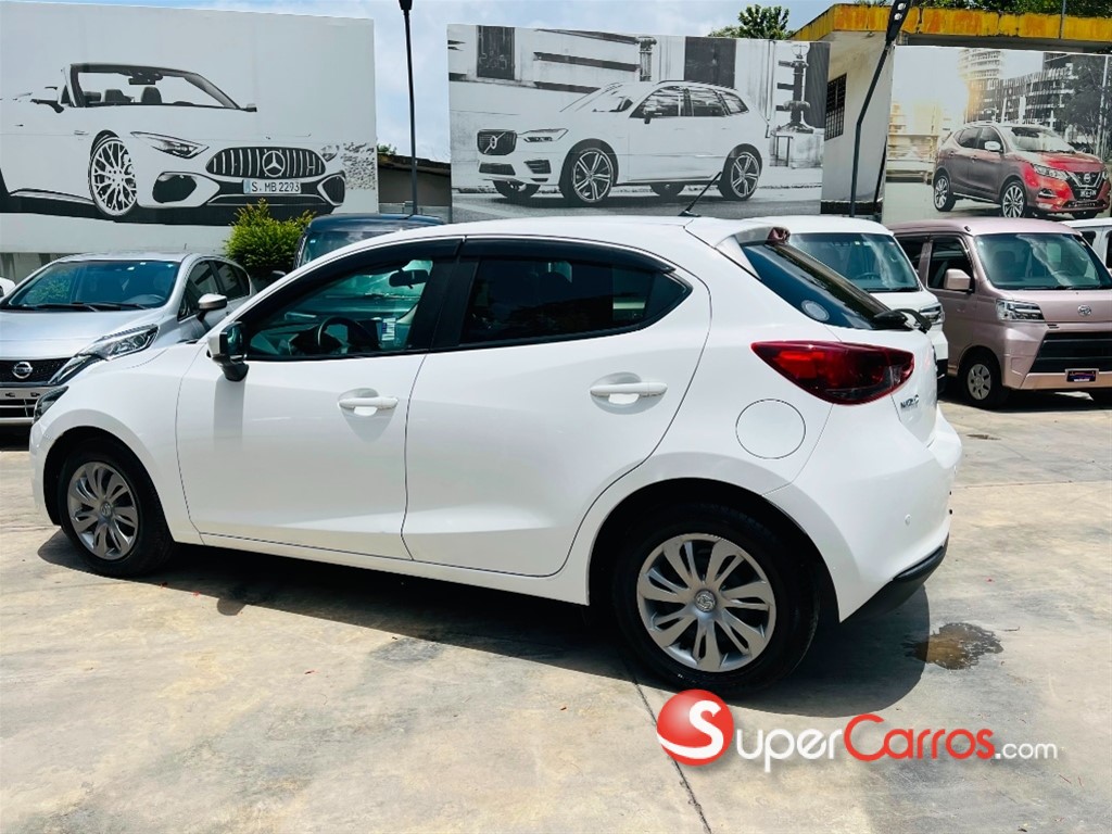 2021 Mazda 2 — foto 9 / 10