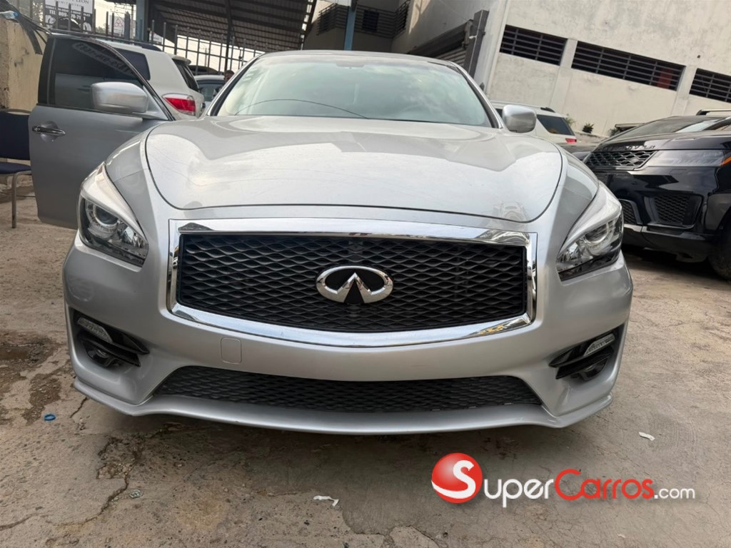 2015 Infiniti Q-70S
