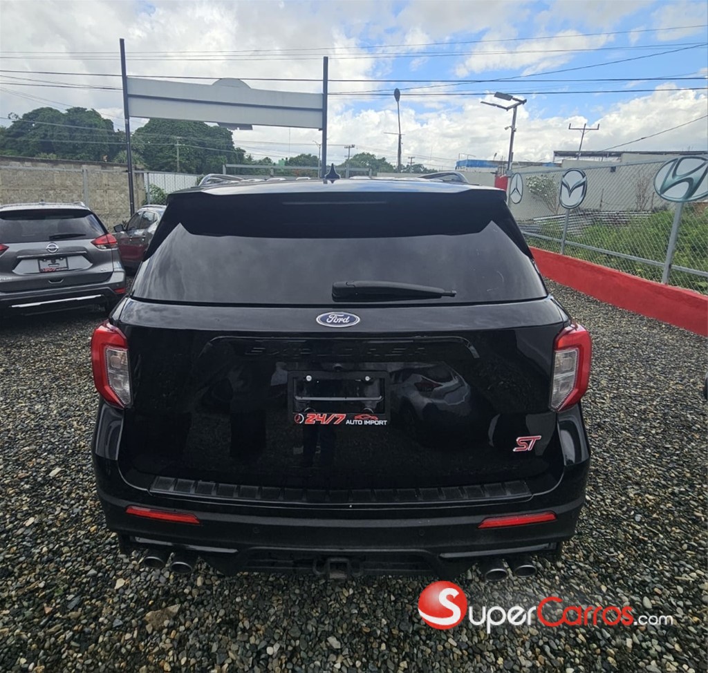 2020 Ford Explorer ST — foto 7 / 12