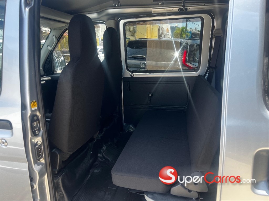 2019 Daihatsu Hijet — foto 8 / 9