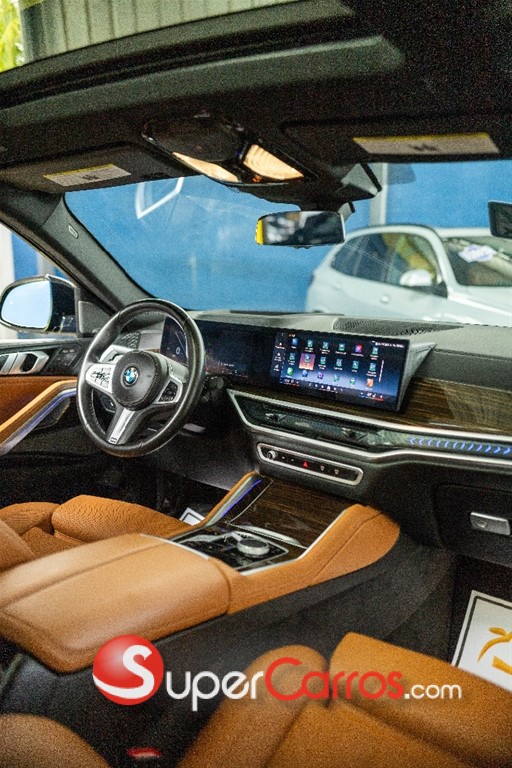 2025 BMW X 6 xDrive40i — foto 10 / 12