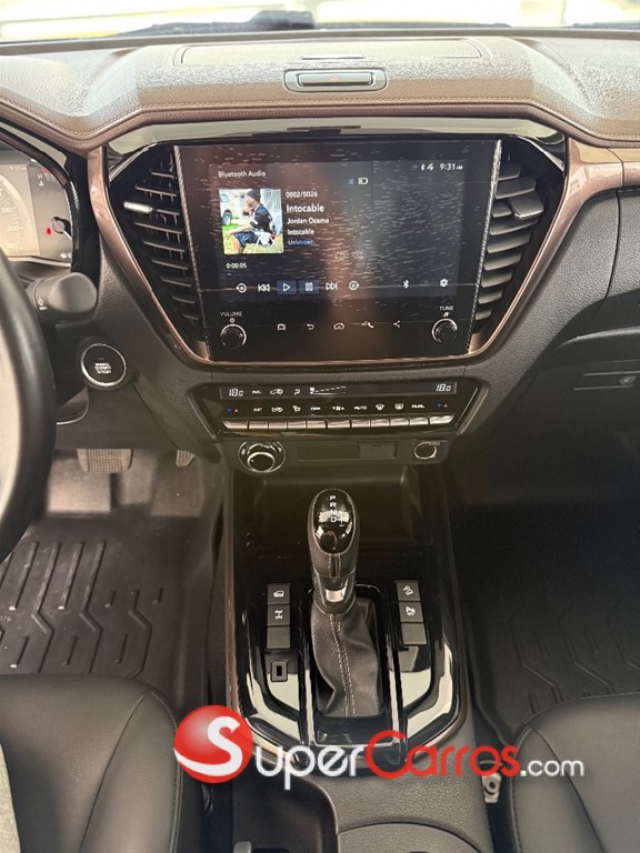 2025 Isuzu DMAX LSE — foto 9 / 11
