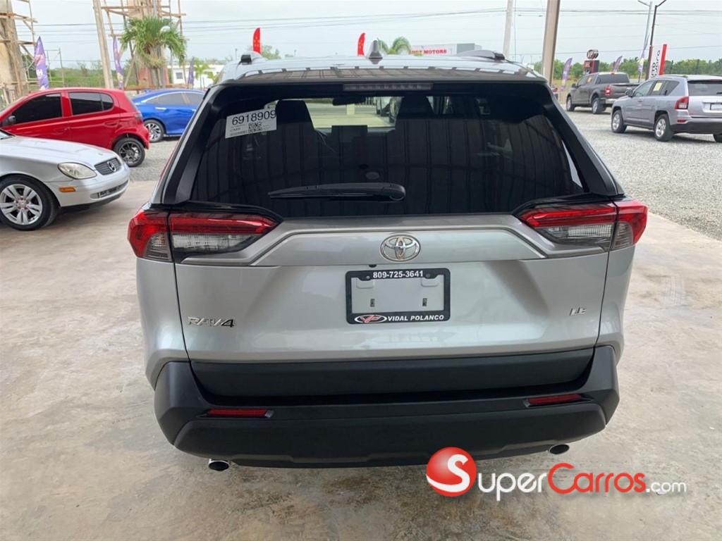 2020 Toyota RAV4 LE — foto 3 / 9