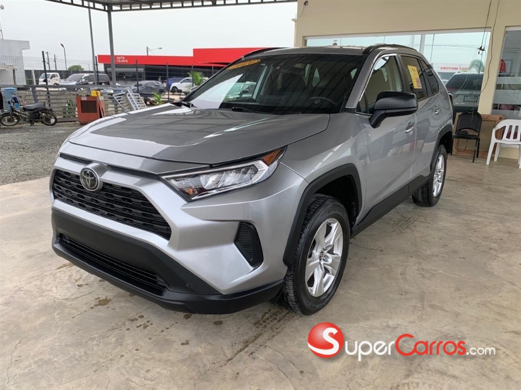 2020 Toyota RAV4 LE — foto 4 / 9