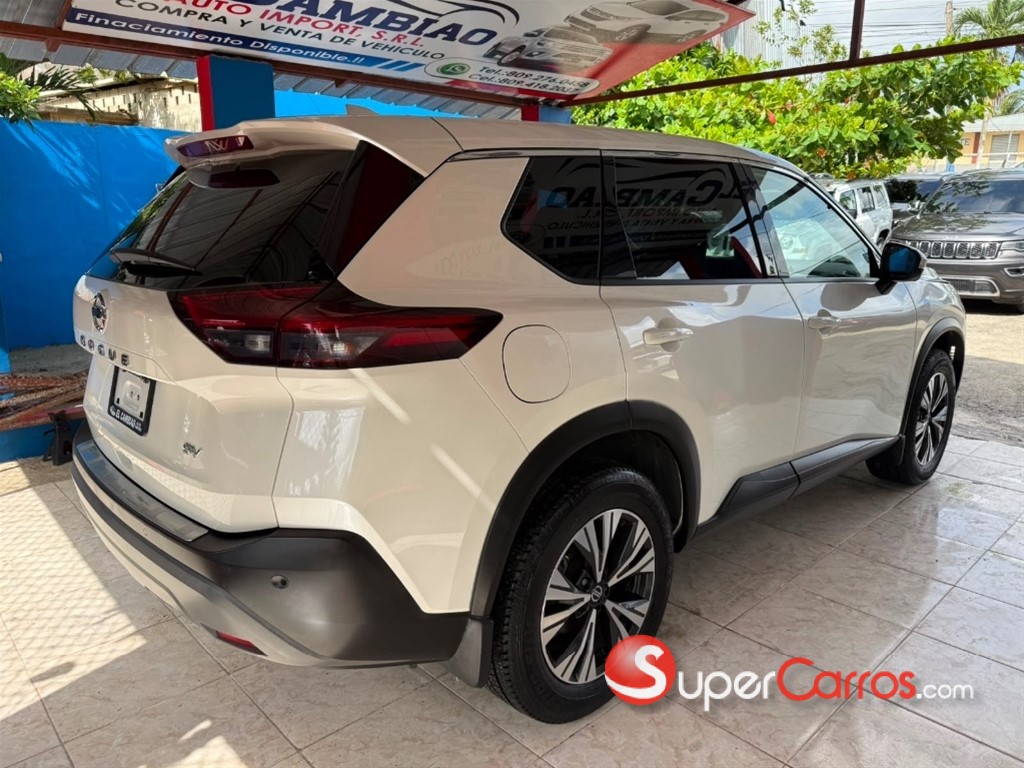 2021 Nissan Rogue SV — foto 5 / 12