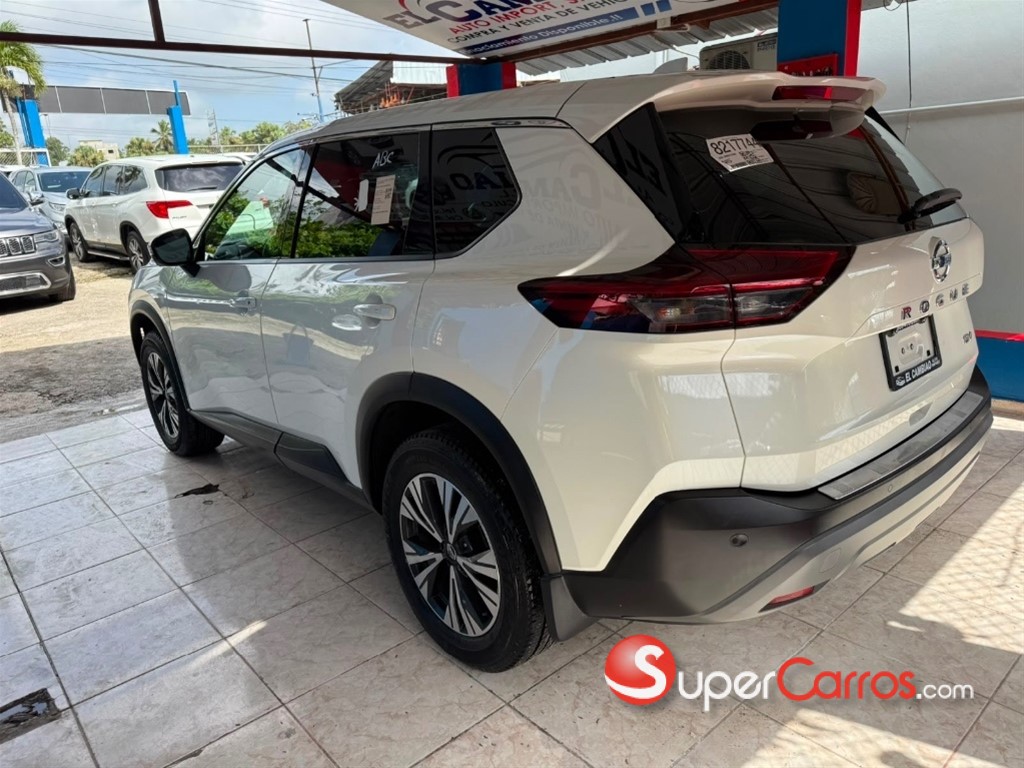 2021 Nissan Rogue SV — foto 7 / 12