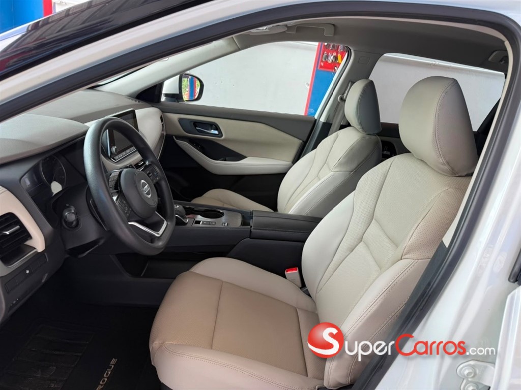 2021 Nissan Rogue SV — foto 10 / 12
