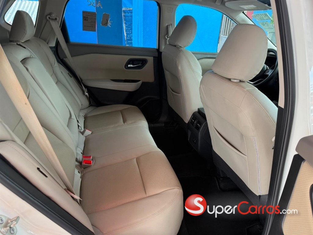2021 Nissan Rogue SV — foto 11 / 12