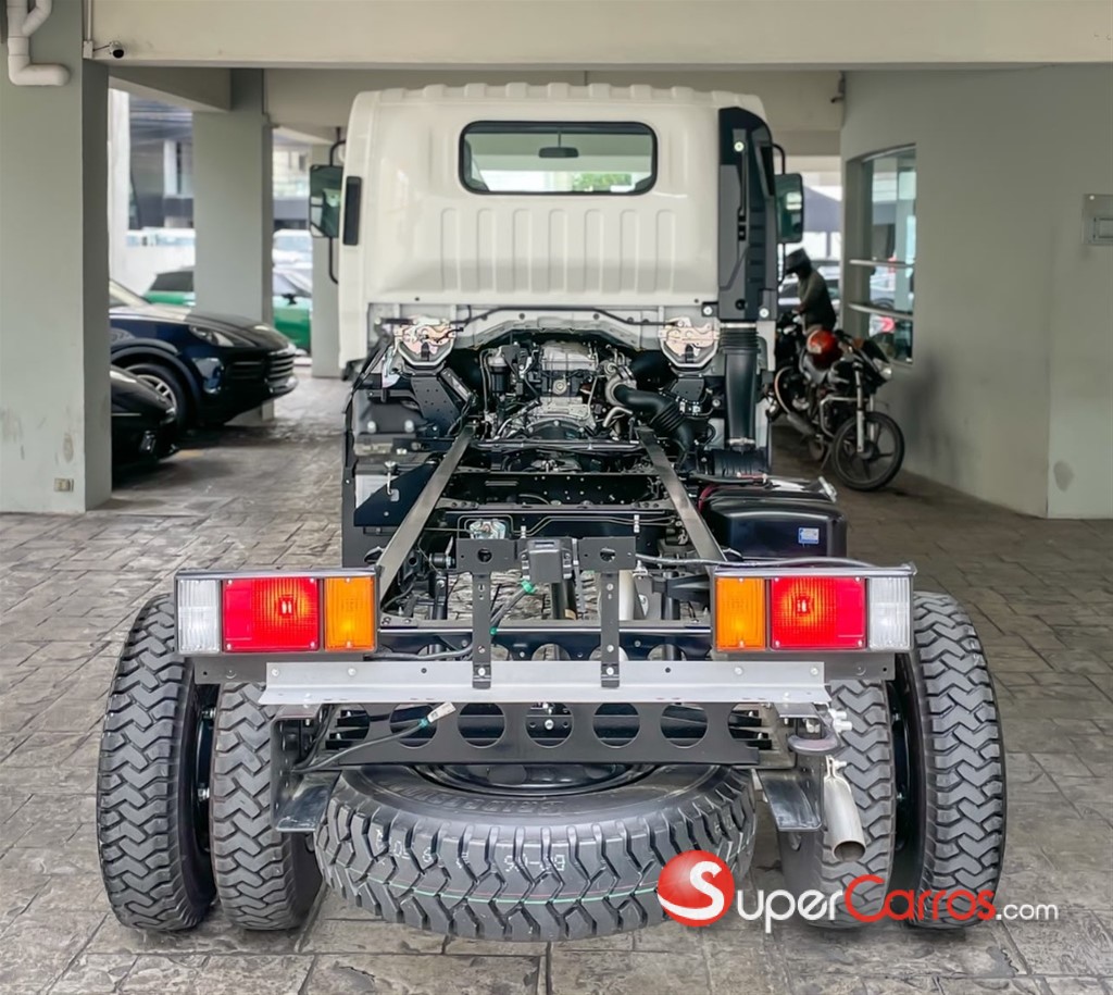 2027 Isuzu NPS 14 Pies — foto 5 / 12