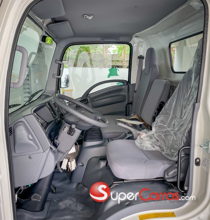 2027 Isuzu NPS 14 Pies — foto 6 / 12