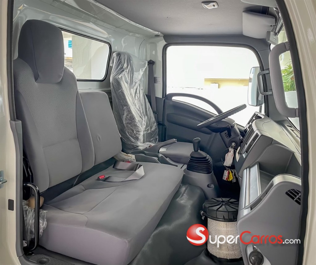 2027 Isuzu NPS 14 Pies — foto 7 / 12