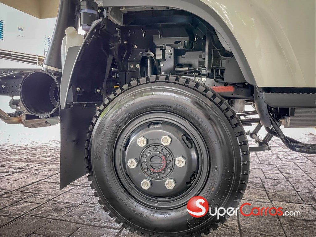 2027 Isuzu NPS 14 Pies — foto 9 / 12