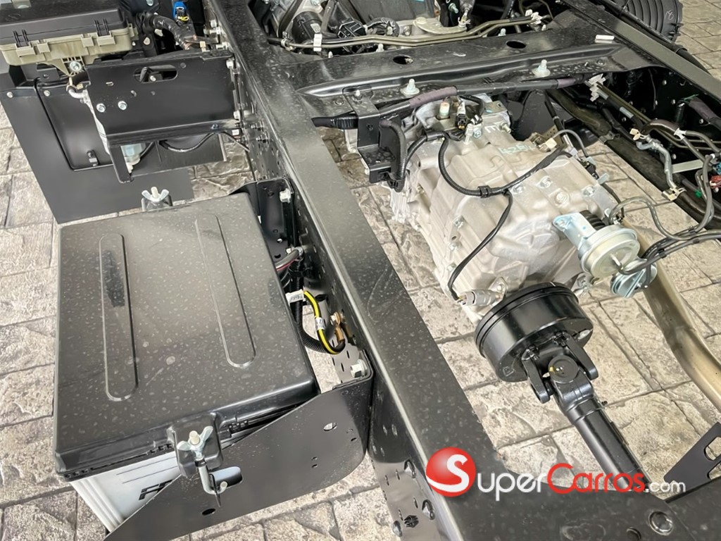 2027 Isuzu NPS 14 Pies — foto 10 / 12