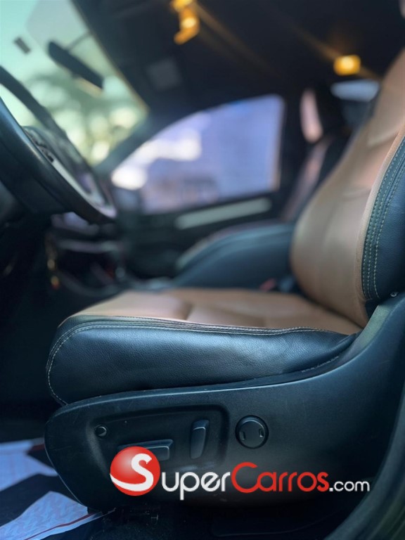2014 Toyota Highlander LE — foto 5 / 8