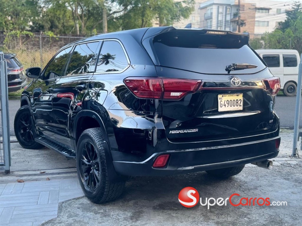 2014 Toyota Highlander LE — foto 7 / 8