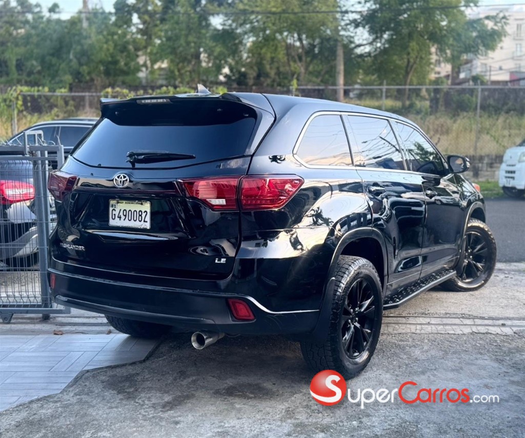 2014 Toyota Highlander LE — foto 8 / 8