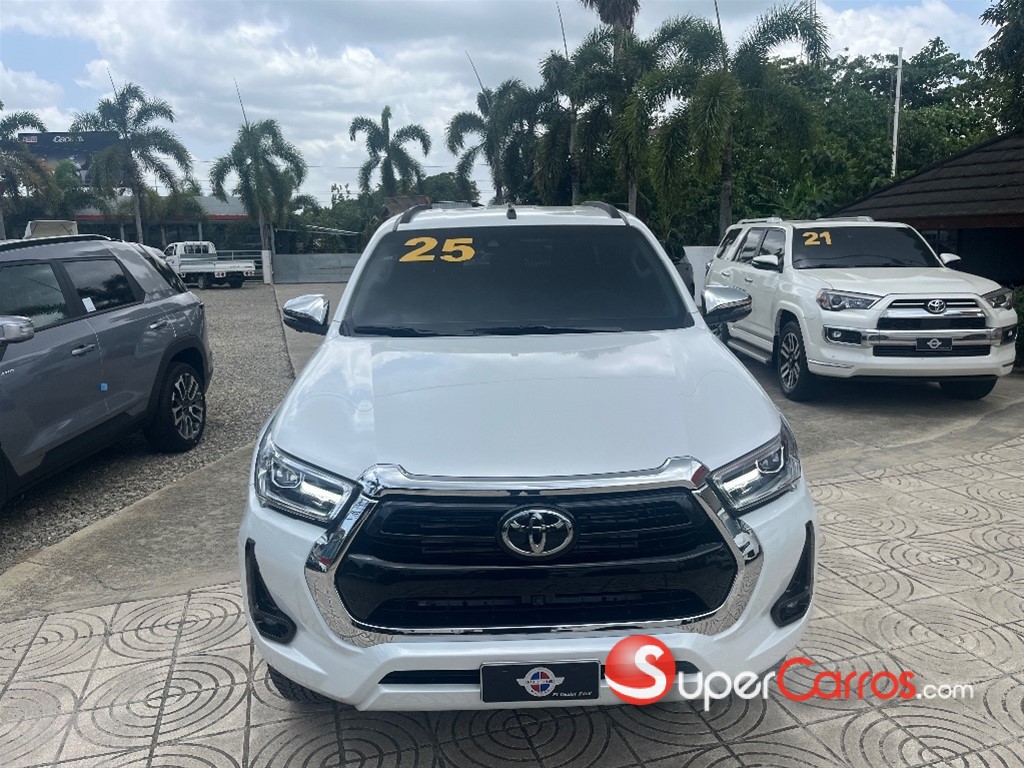 2025 Toyota Hilux Limited TSS — foto 2 / 10
