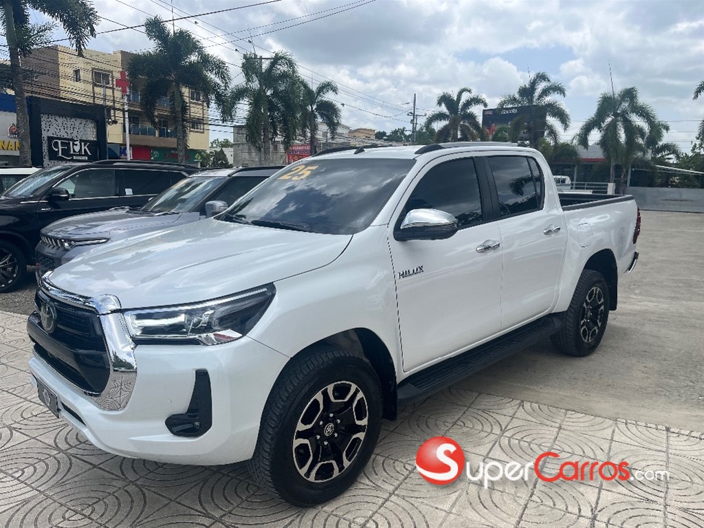 2025 Toyota Hilux Limited TSS — foto 3 / 10
