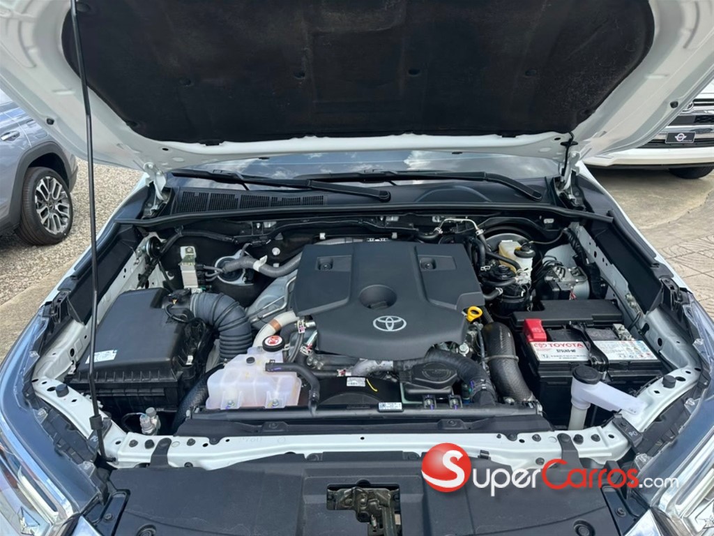 2025 Toyota Hilux Limited TSS — foto 10 / 10