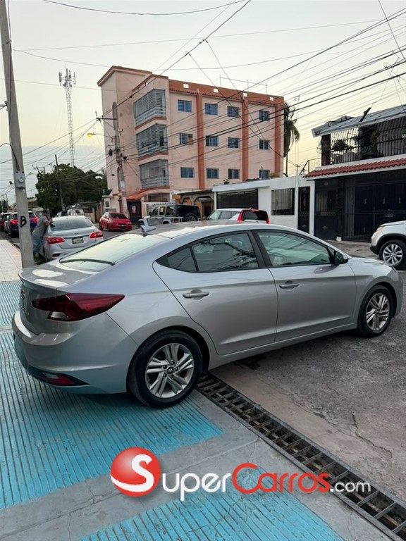 2020 Hyundai Elantra SEL — foto 5 / 10
