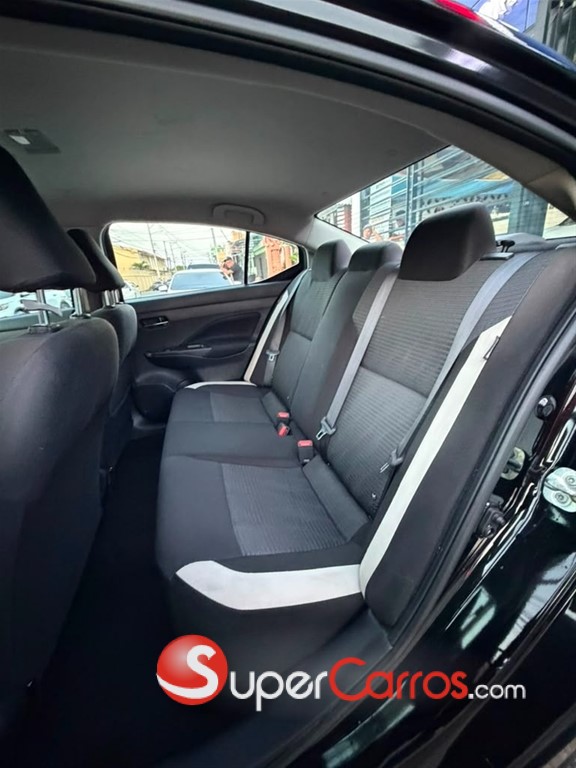 2021 Nissan Versa SV — foto 5 / 11