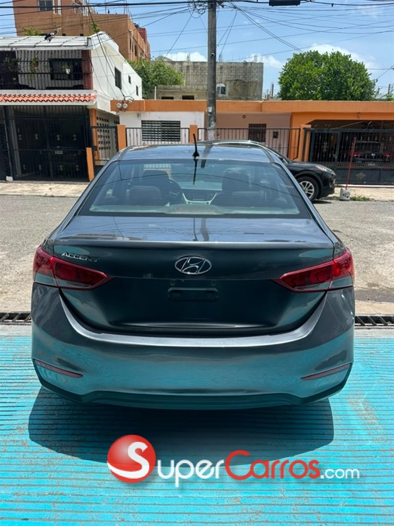 2020 Hyundai Accent SE — foto 2 / 10