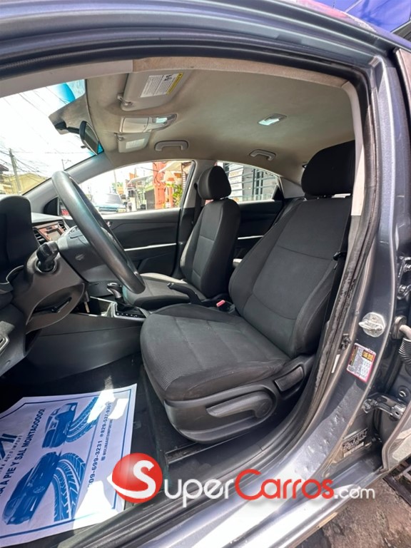 2020 Hyundai Accent SE — foto 6 / 10